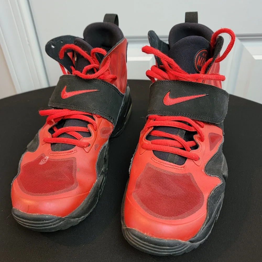 Nike Air Max 2 Boys Athletic Shoes Size 6.5Y
